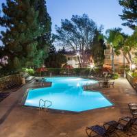 Oakwood Toluca Hills